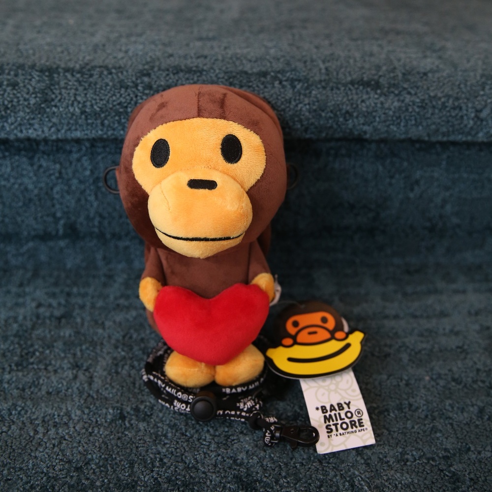 BAPE Kids Heart Baby Milo Plush Mobile Bag